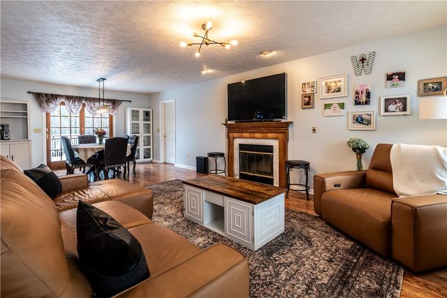 106 October Drive, Twp Of But Se, PA 16002