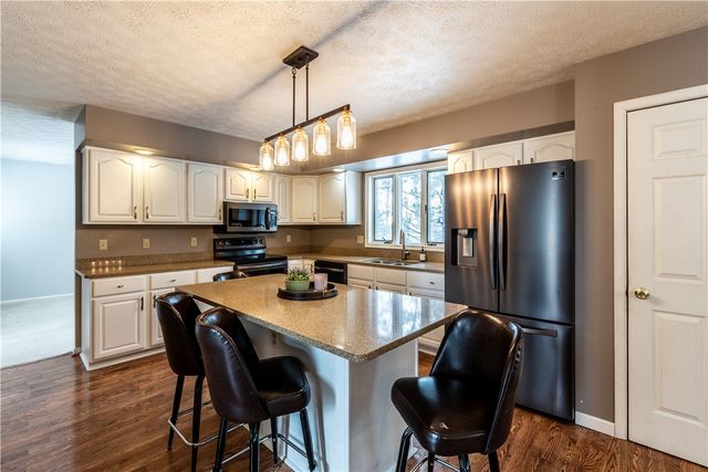 106 October Drive, Twp Of But Se, PA 16002