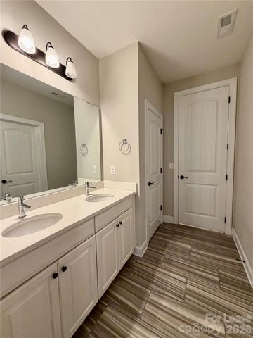 10728 Vanguard Parkway, Huntersville, NC 28078