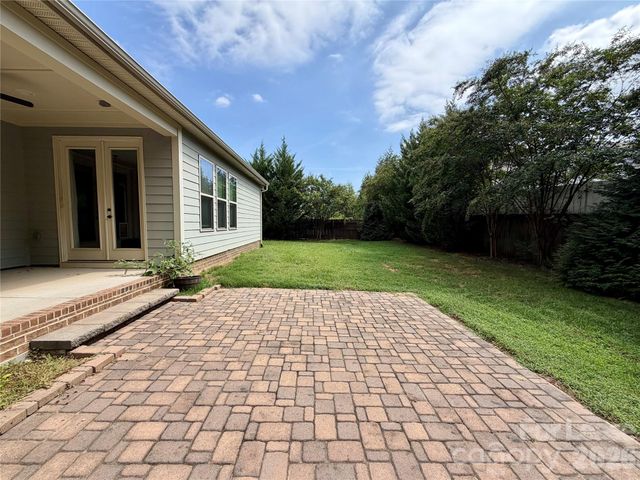 10728 Vanguard Parkway, Huntersville, NC 28078