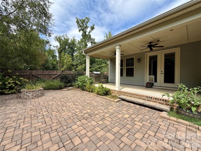 10728 Vanguard Parkway, Huntersville, NC 28078