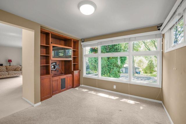 2925 Kyle Avenue N, Golden Valley, MN 55422