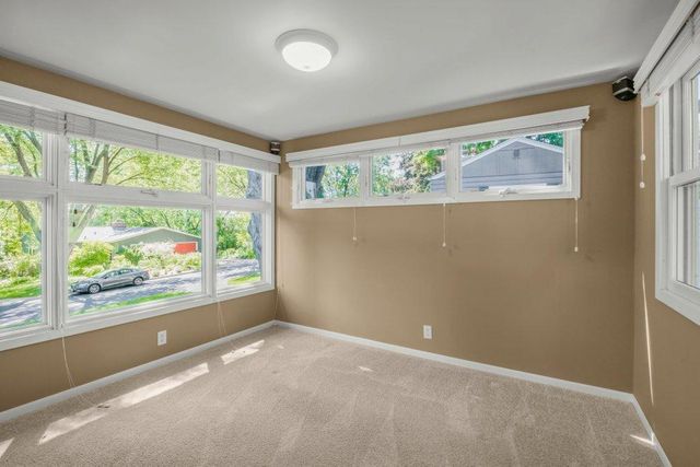 2925 Kyle Avenue N, Golden Valley, MN 55422