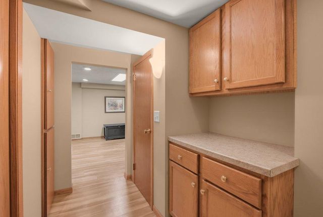 2925 Kyle Avenue N, Golden Valley, MN 55422