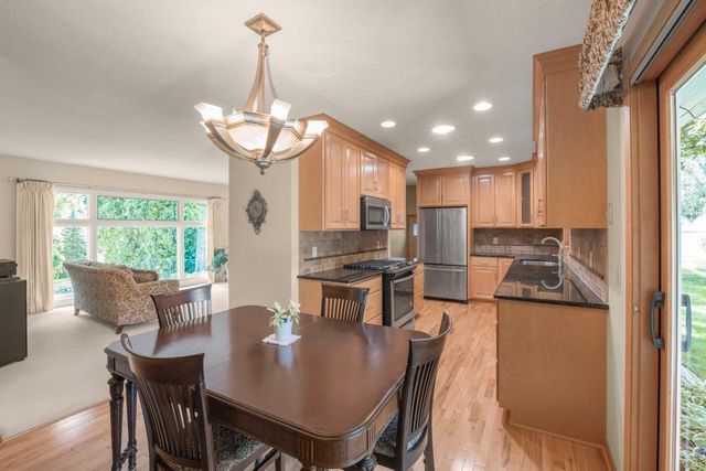 2925 Kyle Avenue N, Golden Valley, MN 55422
