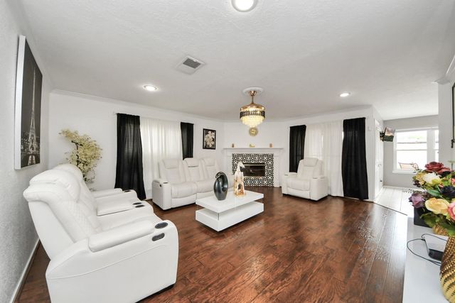 16506 Crossfield Drive, Houston, TX 77095