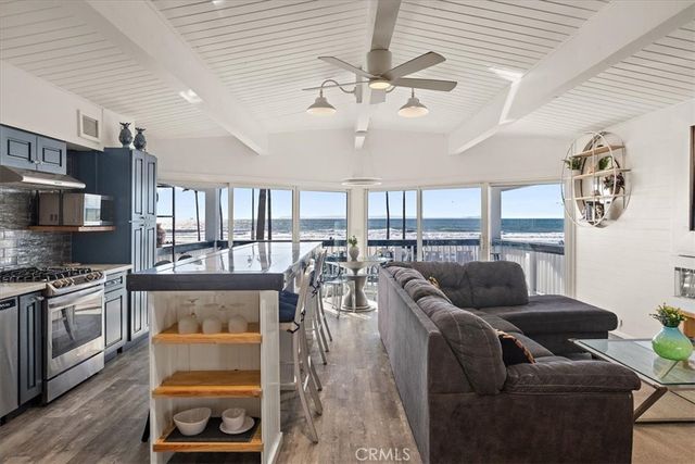 2214 W Oceanfront B, Newport Beach, CA 92663
