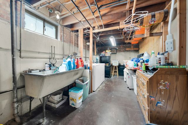 4313 W 77th Place W, Chicago, IL 60652