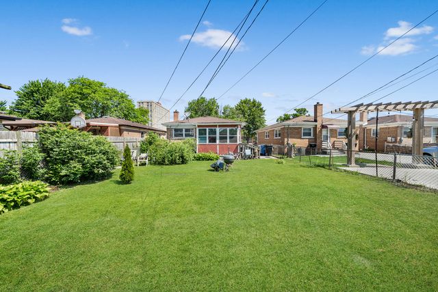4313 W 77th Place W, Chicago, IL 60652