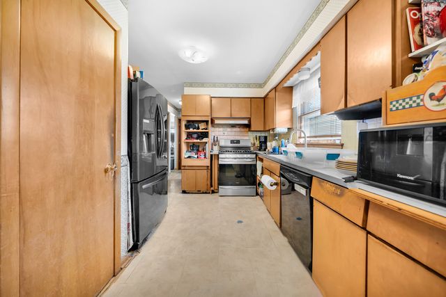 4313 W 77th Place W, Chicago, IL 60652