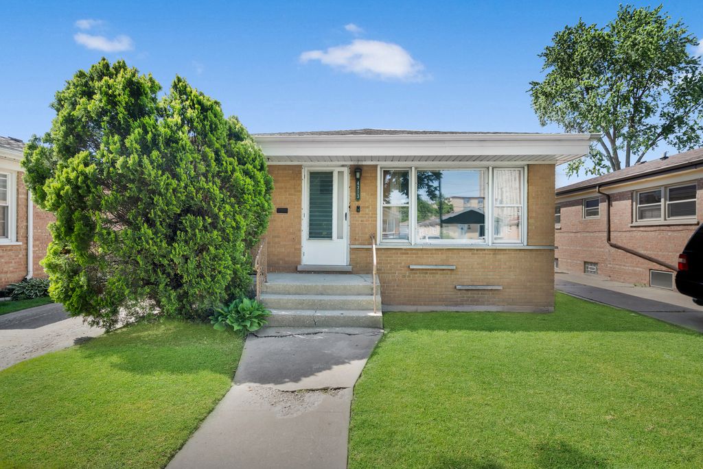 4313 W 77th Place W, Chicago, IL 60652