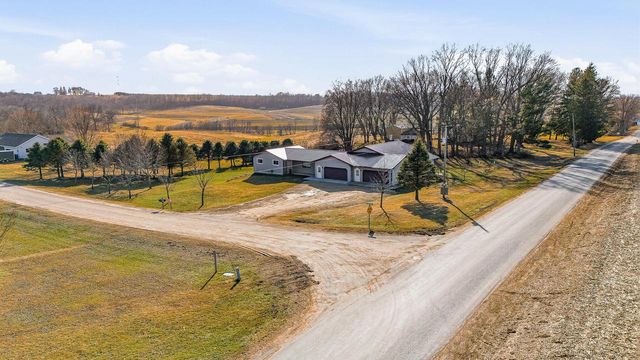 S5707 Meadowview LANE, Viroqua, WI 54665
