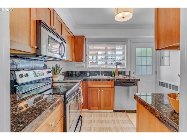 2515 Se 51ST Ave 14, Portland, OR 97206
