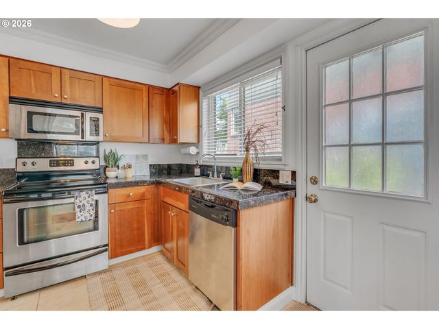 2515 Se 51ST Ave 14, Portland, OR 97206
