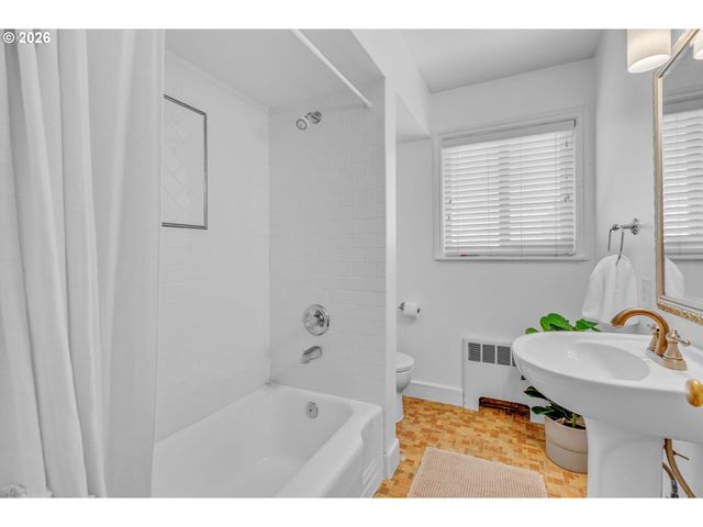 2515 Se 51ST Ave 14, Portland, OR 97206