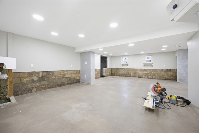 42 Cummings St, Medford, MA 02155