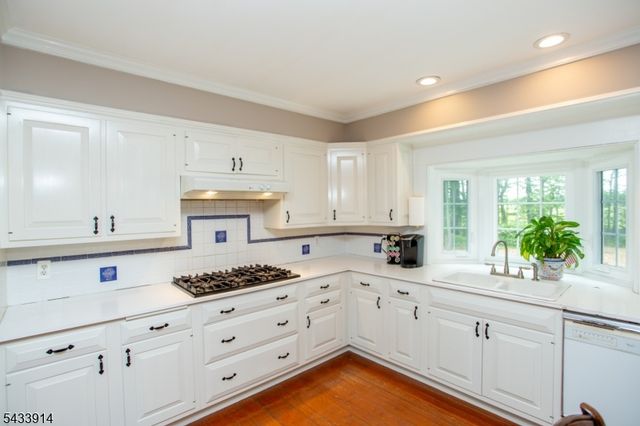 53 Rittenhouse Rd, Delaware Twp., NJ 08559