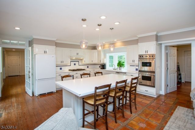 53 Rittenhouse Rd, Delaware Twp., NJ 08559