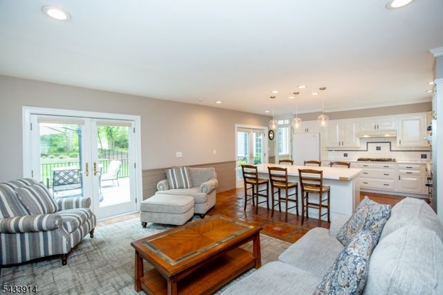 53 Rittenhouse Rd, Delaware Twp., NJ 08559