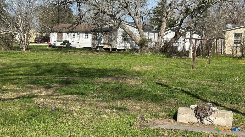 2606 Hackberry Street, Victoria, TX 77901