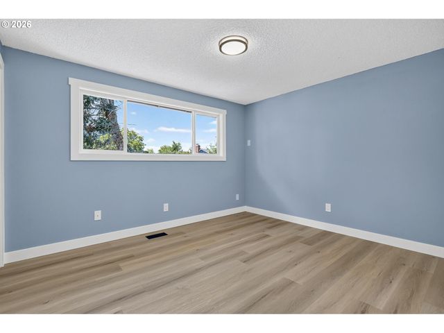 5685 Sw 207TH Ave, Beaverton, OR 97078
