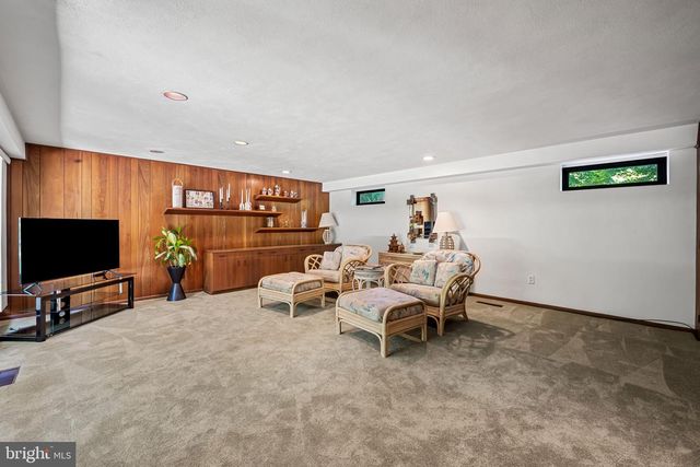 1406 ELLENGLEN RD, Baltimore, MD 21286