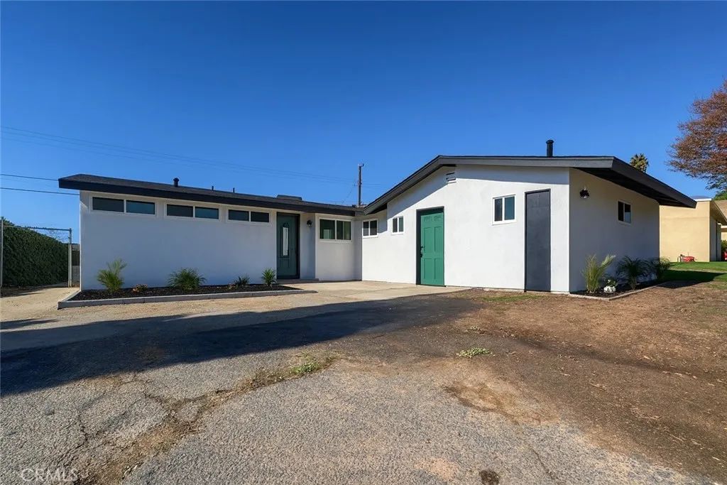 5548 Elmwood, San Bernardino, CA 92404