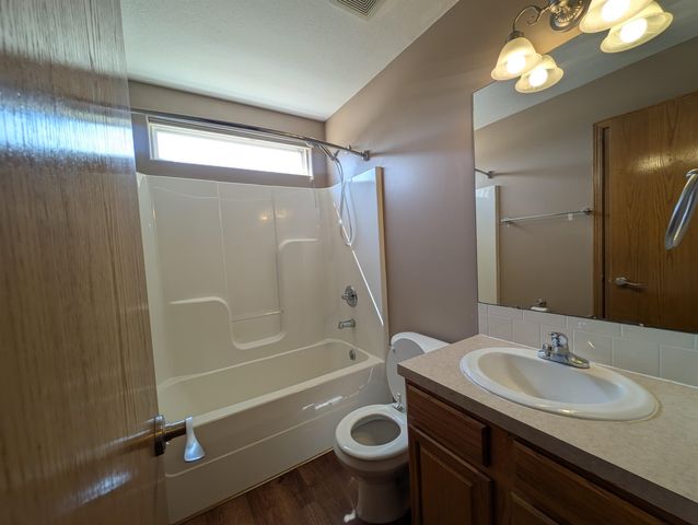 4602 E Willow Point CT, Wichita, KS 67220