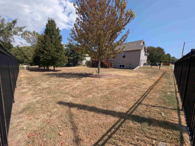 4602 E Willow Point CT, Wichita, KS 67220