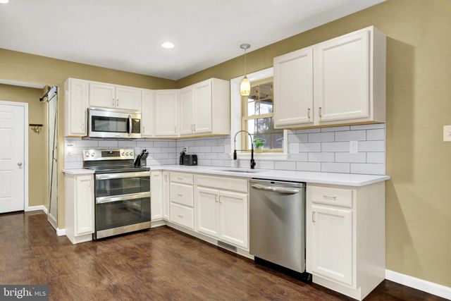 17 PENNSBORO DR, Enola, PA 17025