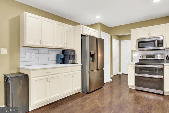 17 PENNSBORO DR, Enola, PA 17025
