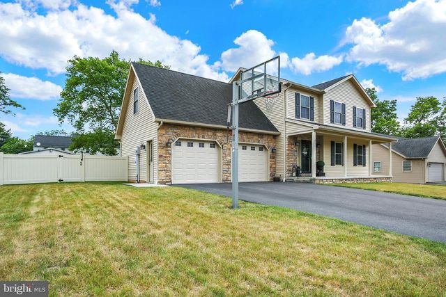 17 PENNSBORO DR, Enola, PA 17025