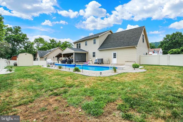17 PENNSBORO DR, Enola, PA 17025