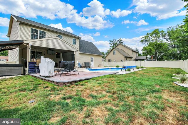 17 PENNSBORO DR, Enola, PA 17025