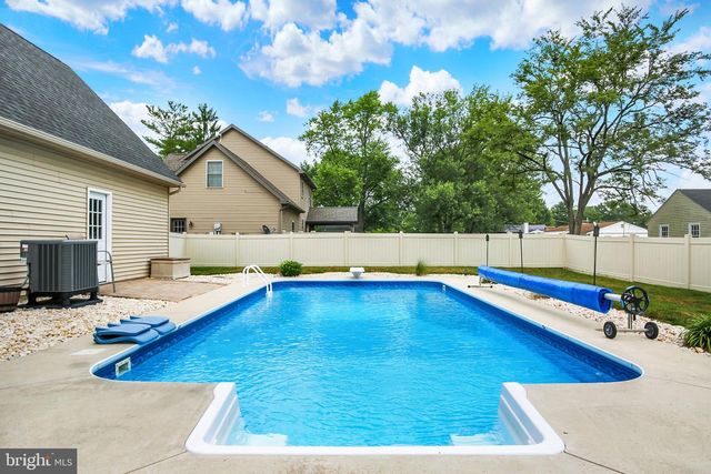 17 PENNSBORO DR, Enola, PA 17025
