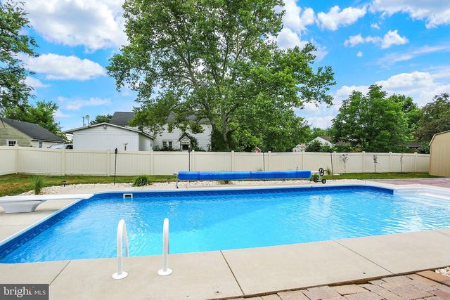 17 PENNSBORO DR, Enola, PA 17025