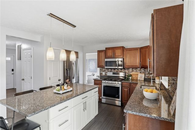 1 Cherry Blossom Circle, Chili, NY 14514