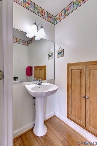 320 White Pine Ln, Hartfield, VA 23071