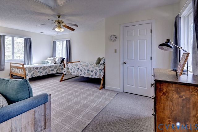 320 White Pine Ln, Hartfield, VA 23071