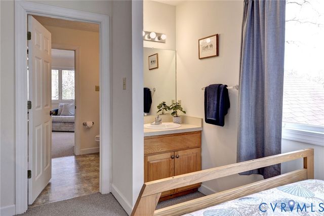 320 White Pine Ln, Hartfield, VA 23071