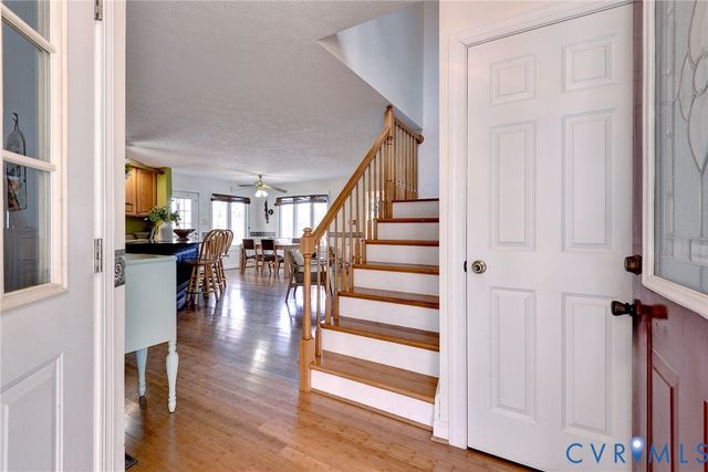 320 White Pine Ln, Hartfield, VA 23071