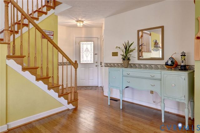 320 White Pine Ln, Hartfield, VA 23071