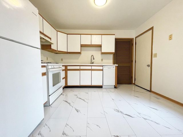 150-154 Meadows, Crown Point, IN 46307