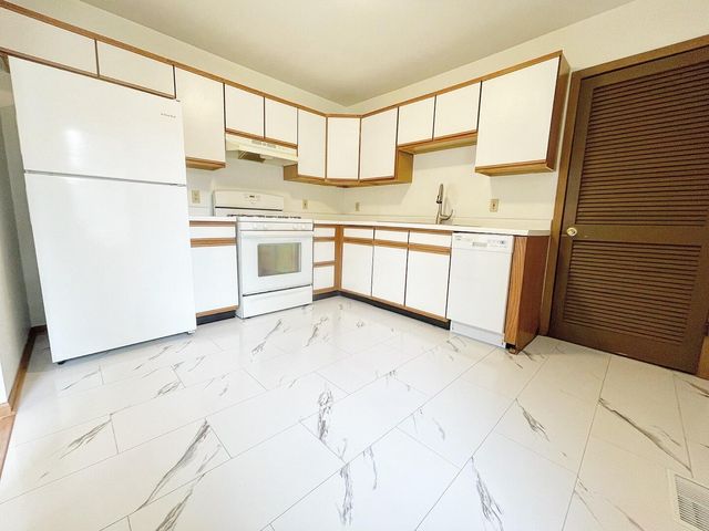 150-154 Meadows, Crown Point, IN 46307