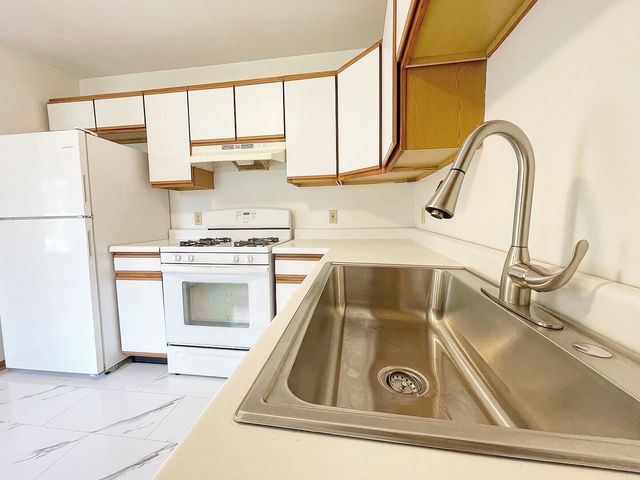 150-154 Meadows, Crown Point, IN 46307