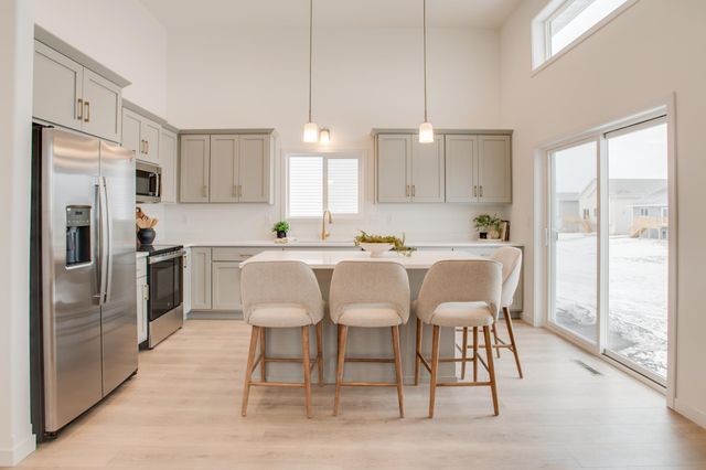 2621 42nd Avenue S, Moorhead, MN 56560