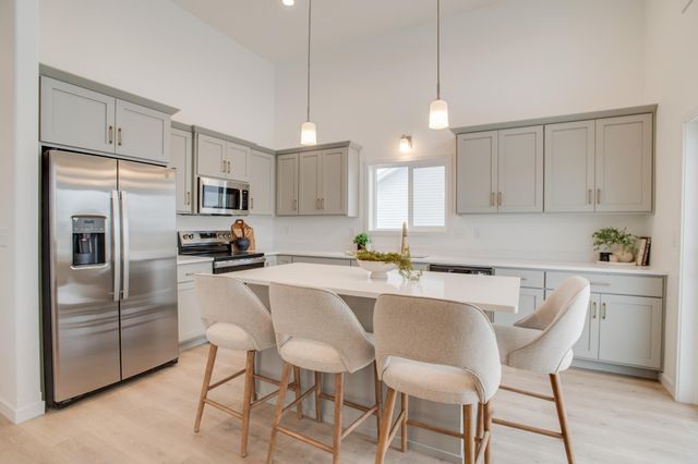 2621 42nd Avenue S, Moorhead, MN 56560