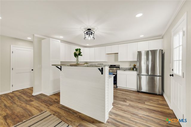 312 N Lavernia, Marion, TX 78124