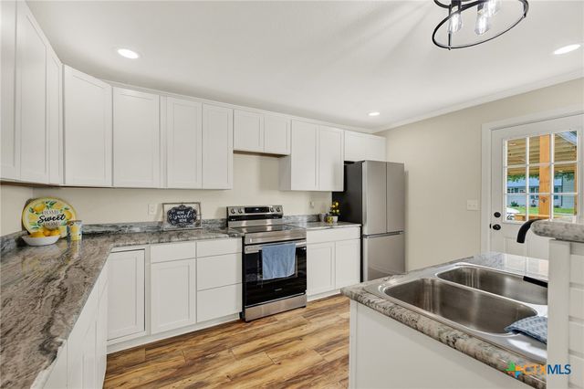 312 N Lavernia, Marion, TX 78124