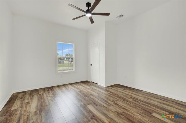 312 N Lavernia, Marion, TX 78124